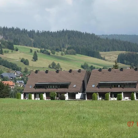 Feriehus Mit Terrasse Auf Zwei Etagen Im Gruenen Mit Offenem Kamin